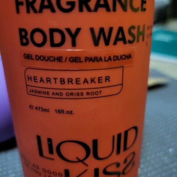 NEW LIQUID KISS FRAGRANCE BODY WASH - Picture 3 of 4